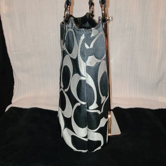 Coach Campbell Signature Belle Carryall - Picture 8 of 15